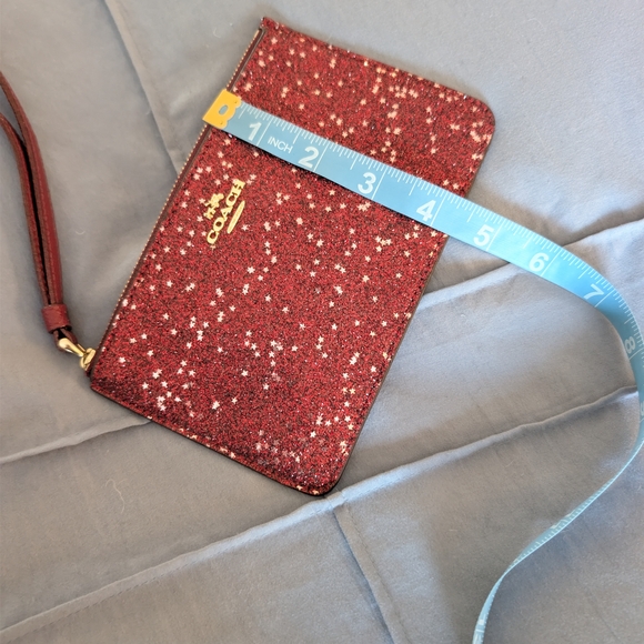 Coach Red Oxblood Burgandy Glitter Star Wristlet EUC - Picture 5 of 5